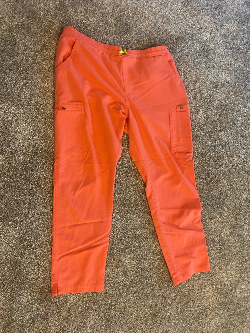 Figs coral scrub pant
